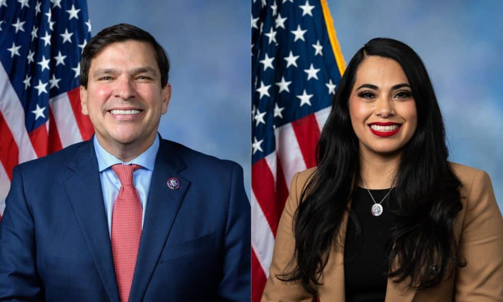 Composición de dos fotografías oficiales donde aparece los candidatos al Congreso por el distrito 34 de Texas, el congresista demócrata Vicente González, y la excongresista republicana Mayra Flores. EFE/Cámara de representantes EEUU