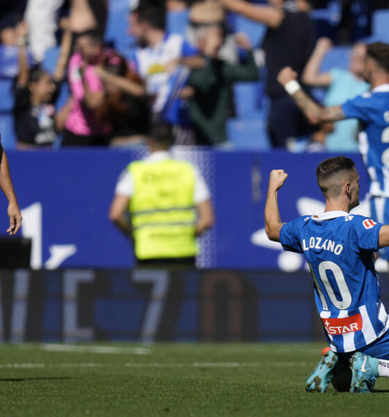 El jugador del Espanyol Pol Lozano celebra un gol durante el partido de LaLiga disputado frente al RCD Mallorca este sábado en el RCDE Stadium. EFE/ Enric Fontcuberta