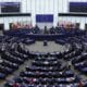 Los miembros del Parlamento asisten a las votaciones en el Parlamento Europeo en Estrasburgo, Francia, el 22 de octubre de 2024. EFE/EPA/RONALD WITTEK