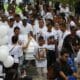 Familiares y amigos asisten al funeral de la niña Sofía Delgado este 19 de octubre de 2024, en Candelaria (Colombi). EFE/ Ernesto Guzmán