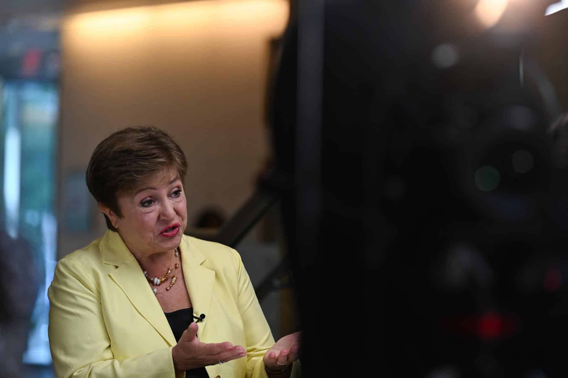 La Directora Gerente del FMI, Kristalina Georgieva, concede una entrevista durante las Reuniones Anuales del Fondo Monetario Internacional (FMI) y el Grupo del Banco Mundial (GBM) en Washington, DC, EE. UU., el 24 de octubre de 2024. EFE/EPA/Annabelle Gordon