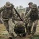 Foto facilitada por el servicio de prensa de la 24ª Brigada Mecanizada de las Fuerzas Armadas de Ucrania de un campo de entrenamiento en la región de Donetsk, Ucrania. EFE/EPA/24TH MECHANIZED BRIGADE OF UKRAINIAN ARMED FORCES/HANDOUT HANDOUT EDITORIAL USE ONLY/NO SALES