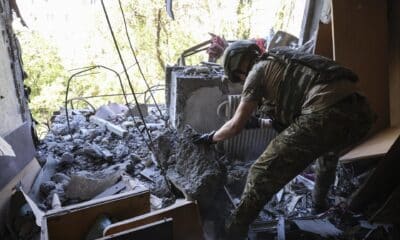 Fotografia de archivo en donde se ve infraestructura destruida después de un bombardeo en Donetsk (Rusia). EFE/Rotyslav Averchuk