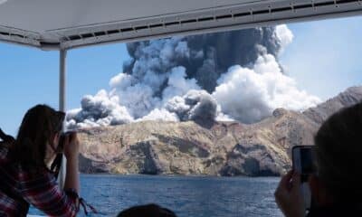 Fotografía de archivo de la erupción del volcán Whakaari en 2019, que causó 22 muertos y 25 heridos.
EFE/EPA/Michael Schade MANDATORY CREDIT: MICHAEL SCHADE EDITORIAL USE ONLY/NO SALES EDITORIAL USE ONLY/NO SALES[MANDATORY CREDIT: MICHAEL SCHADE EDITORIAL USE ONLY/NO SALES EDITORIAL USE ONLY/NO SALES]
RESUMEN FOTOS DEL AÑO DE EPA 2019 DICIEMBRE