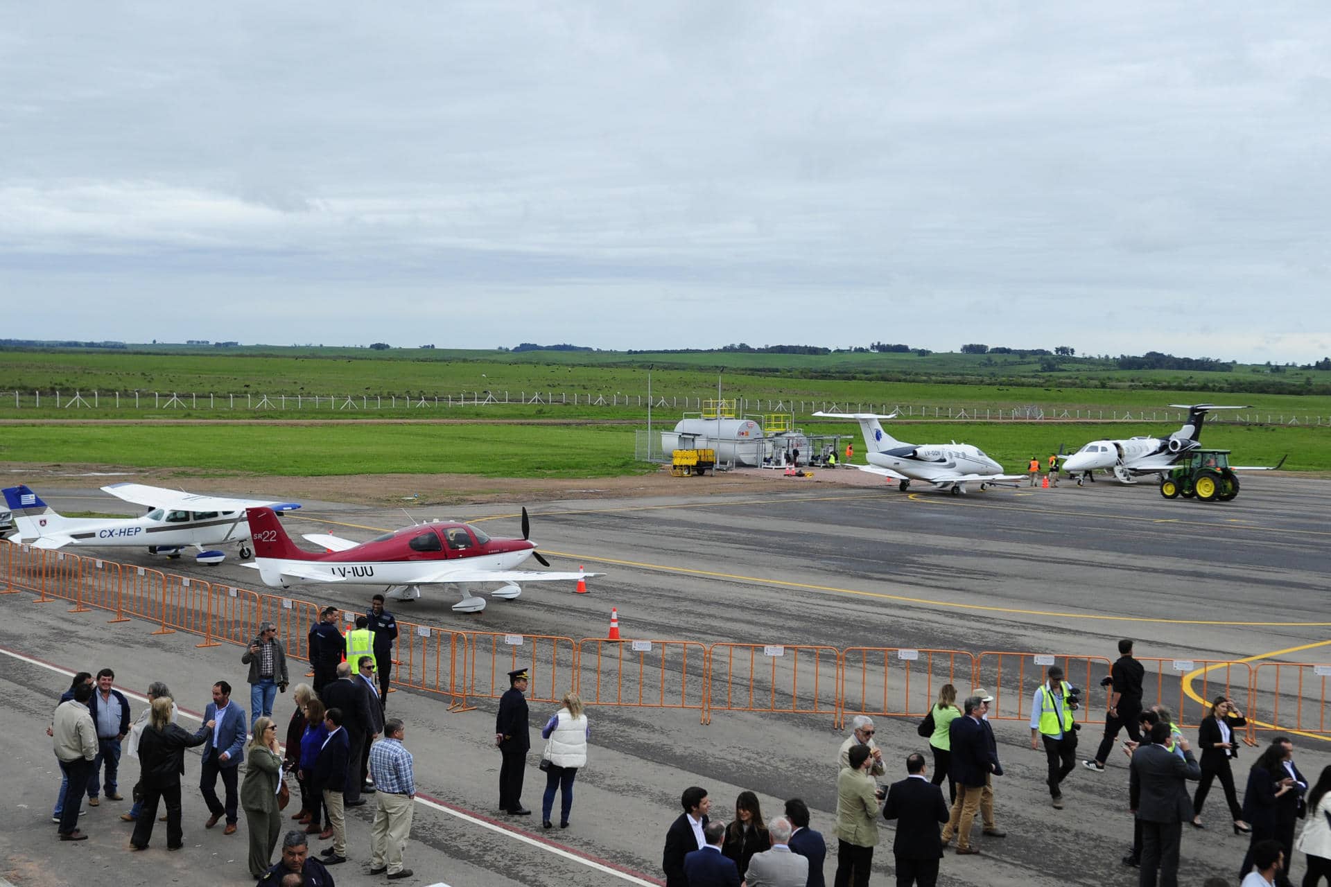 Fotografía cedida por la Presidencia de Uruguay de la inauguración del aeropuerto Internacional de Melo este martes, en Melo (Uruguay). EFE/ Presidencia de Uruguay