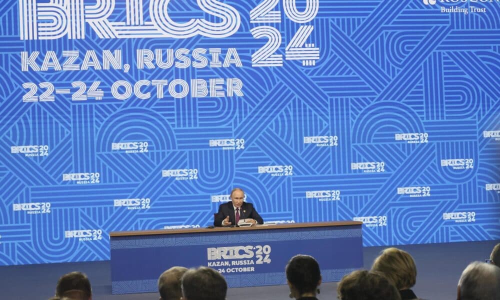 El presidente ruso, Vladimir Putin, habla durante su conferencia de prensa en la cumbre BRICS en Kazán, Rusia, el 24 de octubre de 2024. La cumbre BRICS tendrá lugar del 22 al 24 de octubre. (Rusia) EFE/EPA/MÁXIMO SHIPENKOV