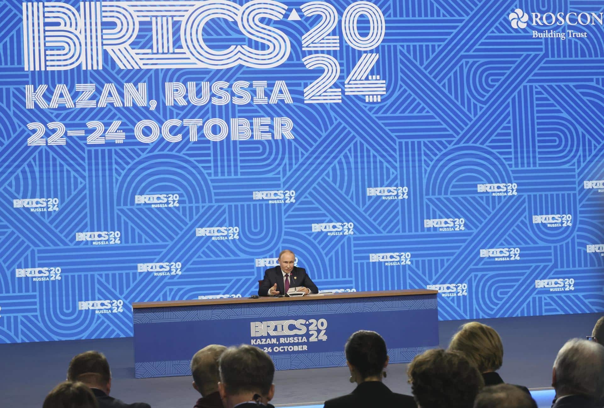 El presidente ruso, Vladimir Putin, habla durante su conferencia de prensa en la cumbre BRICS en Kazán, Rusia, el 24 de octubre de 2024. La cumbre BRICS tendrá lugar del 22 al 24 de octubre. (Rusia) EFE/EPA/MÁXIMO SHIPENKOV