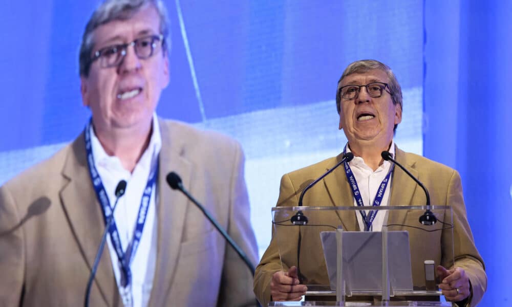 Imagen de archivo del presidente de la Sociedad Interamericana de Prensa (SIP), Roberto Rock, durante la clausura de la 79 Reunión Anual celebrada en Ciudad de México (México). EFE/José Méndez