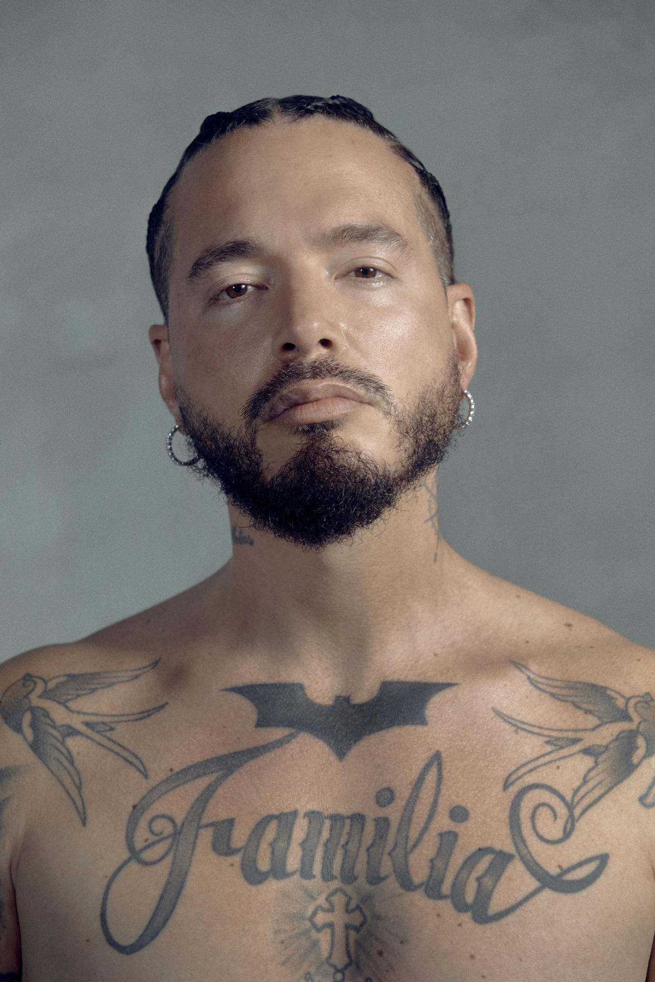 Fotografía cedida por Santa Cruz Communications donde aparece el cantante y compositor colombiano J Balvin, quien recibirá el galardón Billboard Espíritu de Esperanza por sus "destacados esfuerzos filantrópicos" a través de su Fundación Vibra en Alta, durante la ceremonia de los Premios Billboard de la Música Latina 2024 que se entregarán en Miami (Florida). EFE/ Santa Cruz Communications