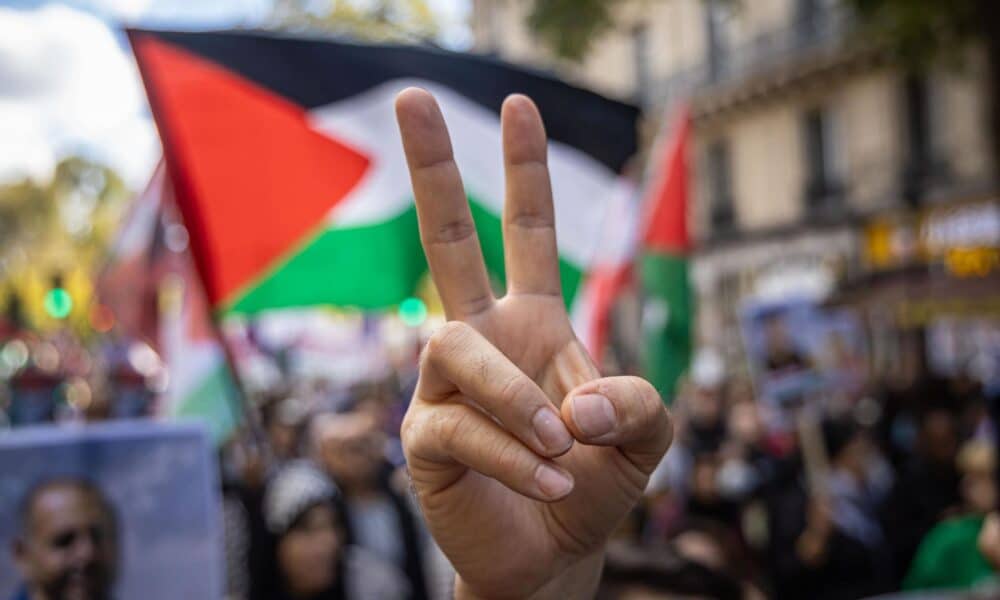 Imagen de manifestantes en apoyo del pueblo palestino y libanés. EFE/EPA/CHRISTOPHE PETIT TESSON