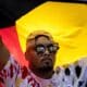 Fotografia de archivo de un manifestante con la bandera de los aborígenes de Australia durante una marcha en favor de los derechos de los habitantes indígenas.
EFE/EPA/DIEGO FEDELE AUSTRALIA AND NEW ZEALAND OUT