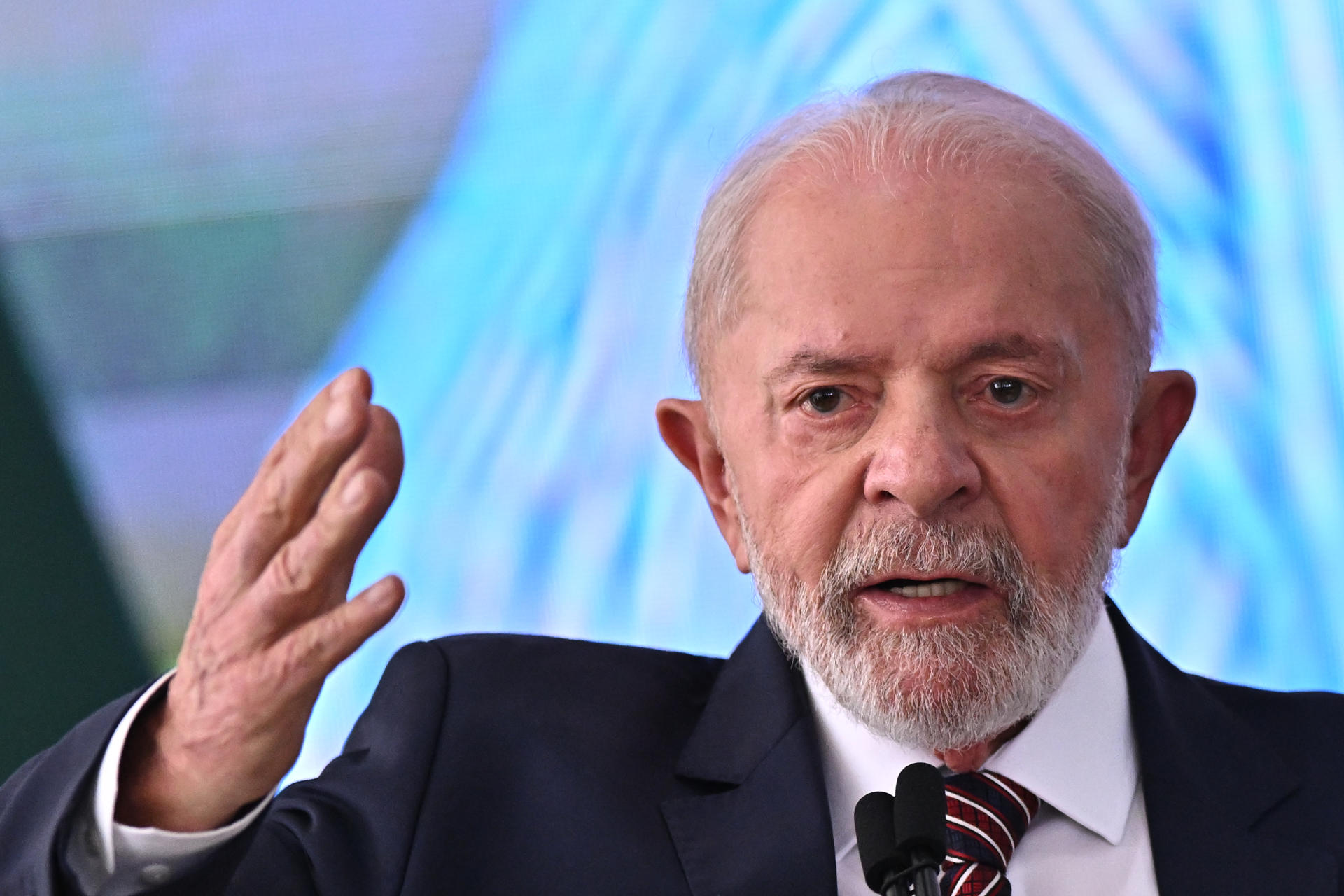 El presidente de Brasil, Luiz Inácio Lula da Silva, habla durante la ceremonia del Día Mundial de la Alimentación, este miércoles en el Palácio del Planalto, en Brasilia (Brasil). EFE/ Andre Borges