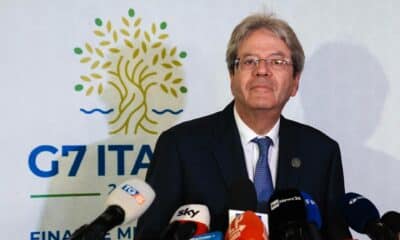 Imagen de archivo del comisario europeo de Economía, Paolo Gentiloni, en rueda de prensa durante la cumbre de ministros de Finanzas del G7 y gobernadores de Bancos centrales en Italia. EFE/EPA/JESSICA PASQUALON