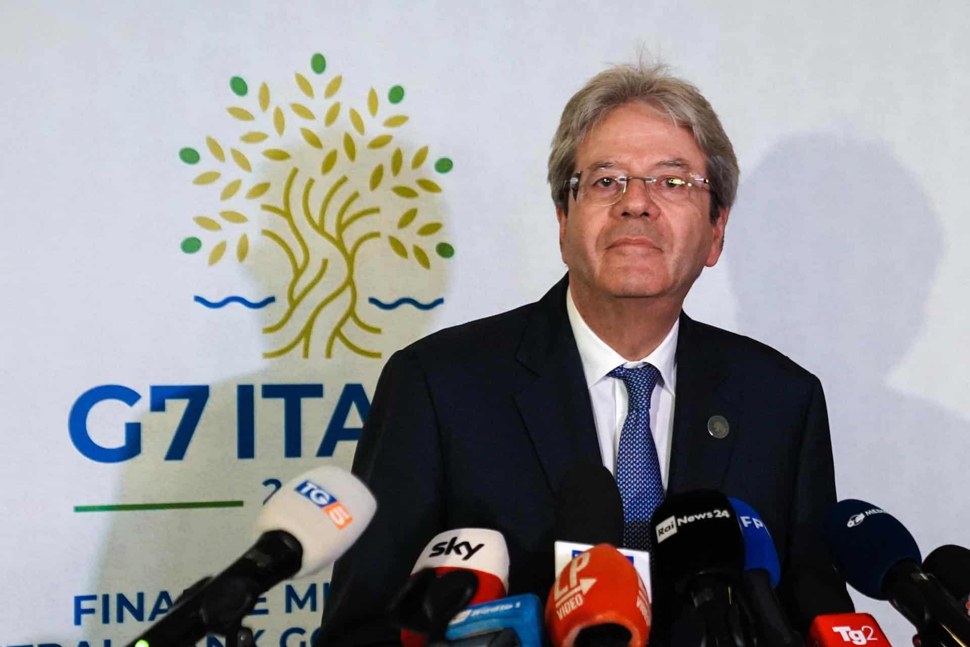 Imagen de archivo del comisario europeo de Economía, Paolo Gentiloni, en rueda de prensa durante la cumbre de ministros de Finanzas del G7 y gobernadores de Bancos centrales en Italia. EFE/EPA/JESSICA PASQUALON