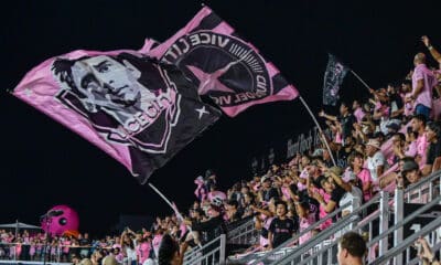 Fotografía de archivo de un grupo de fanáticos del Inter Miami durante un partido de fútbol de la Major League Soccer (MLS). EFE/ Giorgio Viera