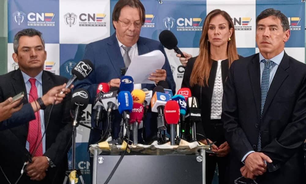 Fotografía cedida del Consejo Nacional Electoral (CNE), el magistrado César Lorduy, durante una rueda de prensa este martes, en Bogotá (Colombia). EFE/ Consejo Nacional Electoral