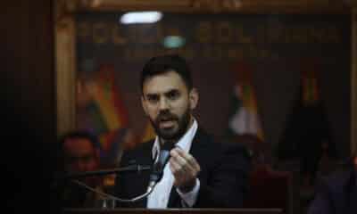 Fotografía de archivo del 3 de julio de 2024 del ministro de Gobierno de Bolivia, Eduardo del Castillo, en una rueda de prensa en La Paz (Bolivia). EFE/ Luis Gandarillas