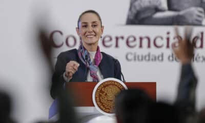 La presidenta de México, Claudia Sheinbaum, habla durante una rueda este miércoles, en el Palacio Nacional de la Ciudad de México (México). EFE/ Isaac Esquivel