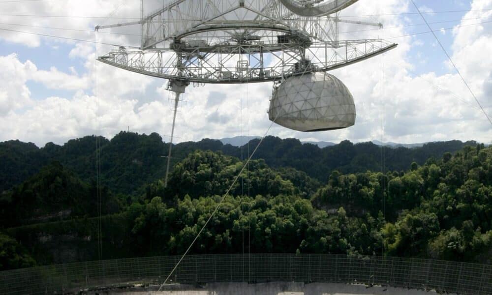 Imagen de archivo que muestra cómo era el observatorio de Arecibo, en Puerto Rico. EFE/Thais Llorca