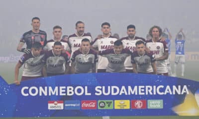 Fotografía tomada el 23 de octubre de 2024 a la plantilla titular de Lanús en su visita a Cruzeiro en el estadio Mineirao de Belo Horizonte, para el partido de ida de las semifinales de la Copa Sudamericana, que empataron 1-1. Ocho días después, ambos equipos se citarán para la vuelta en el estadio Ciudad de Lanús, en la Provincia de Buenos Aires. EFE/ Joao Guilherme.