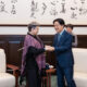 El presidente taiwanés, William Lai, mantiene un encuentro con la primera dama de Guatemala, Lucrecia Peinado, este viernes en el Palacio Presidencial de Taipéi.-EFE/ Liu Shu Fu