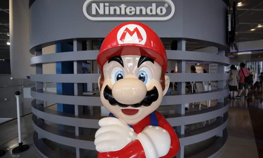 Imagen de archivo de una figura de Super Mario, personaje de un videojuego de Nintendo Co., en la sala de exposición de la compañía en Tokio. EFE/EPA/KIYOSHI OTA *** Local Caption *** 52913239