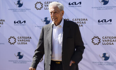 Fotografía de archivo del nobel de Literatura Mario Vargas Llosa. EFE/Nahia Peciña