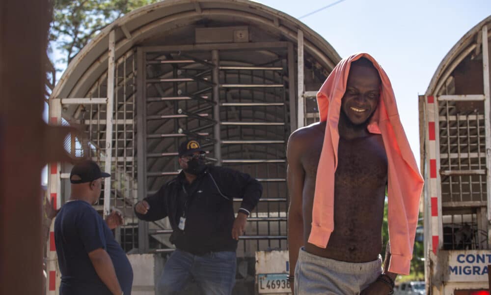 Un ciudadano haitiano regresa deportado desde la República Dominicana en Belladere (Haití). Imagen de archivo. EFE/ Mentor David Lorens