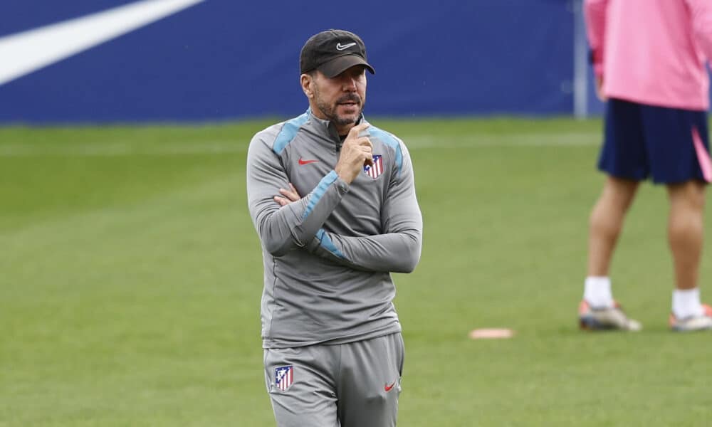 Simeone, durante el entrenamiento en el Ciudad Deportiva en Majadahonda.-EFE/ Rodrigo Jiménez