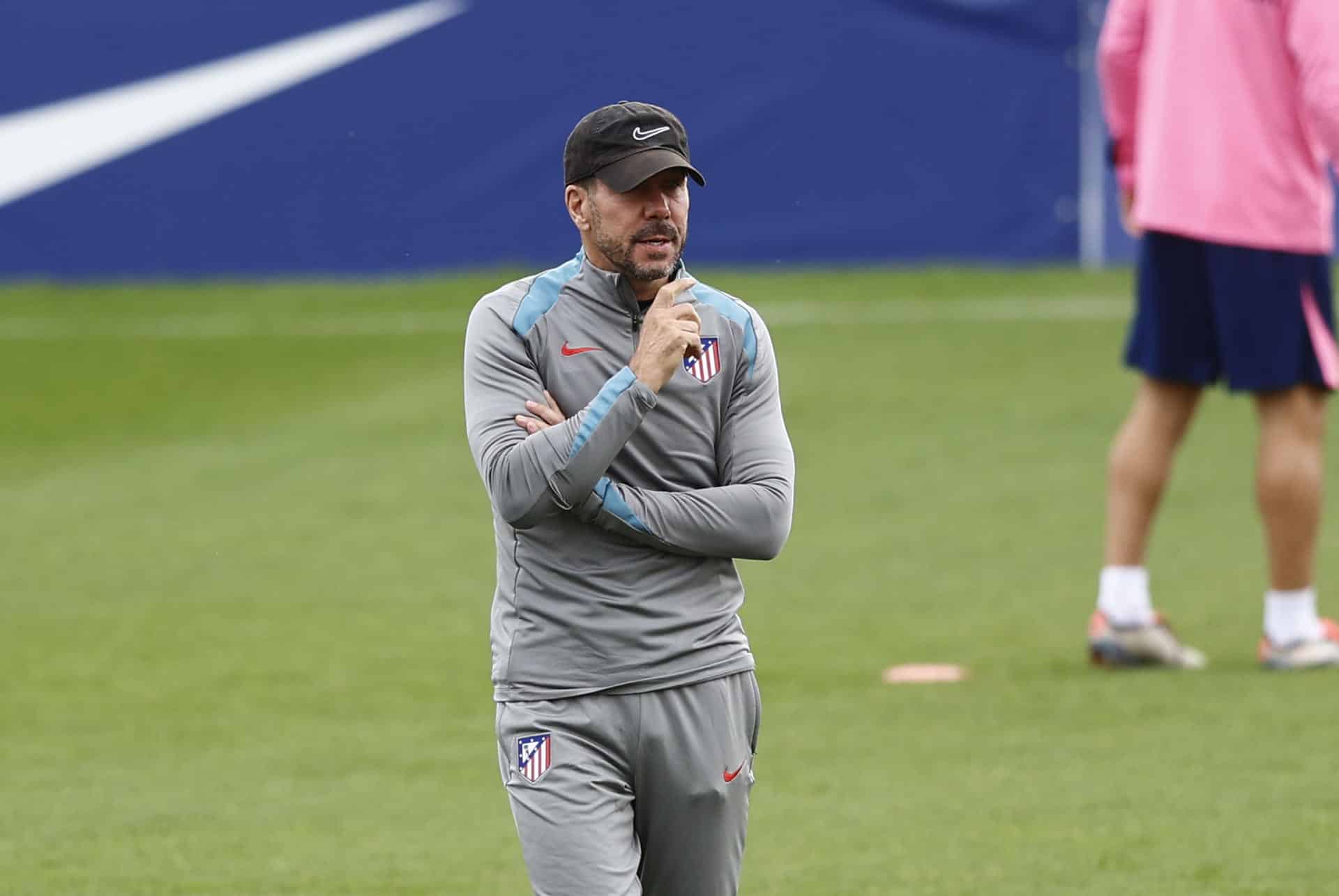 Simeone, durante el entrenamiento en el Ciudad Deportiva en Majadahonda.-EFE/ Rodrigo Jiménez