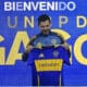 El ex futbolista argentino Fernando Gago posa con la camisa de Boca Juniors durante una rueda de prensa tras asumir como nuevo entrenador de Boca Juniors. EFE/ Matias Martin Campaya