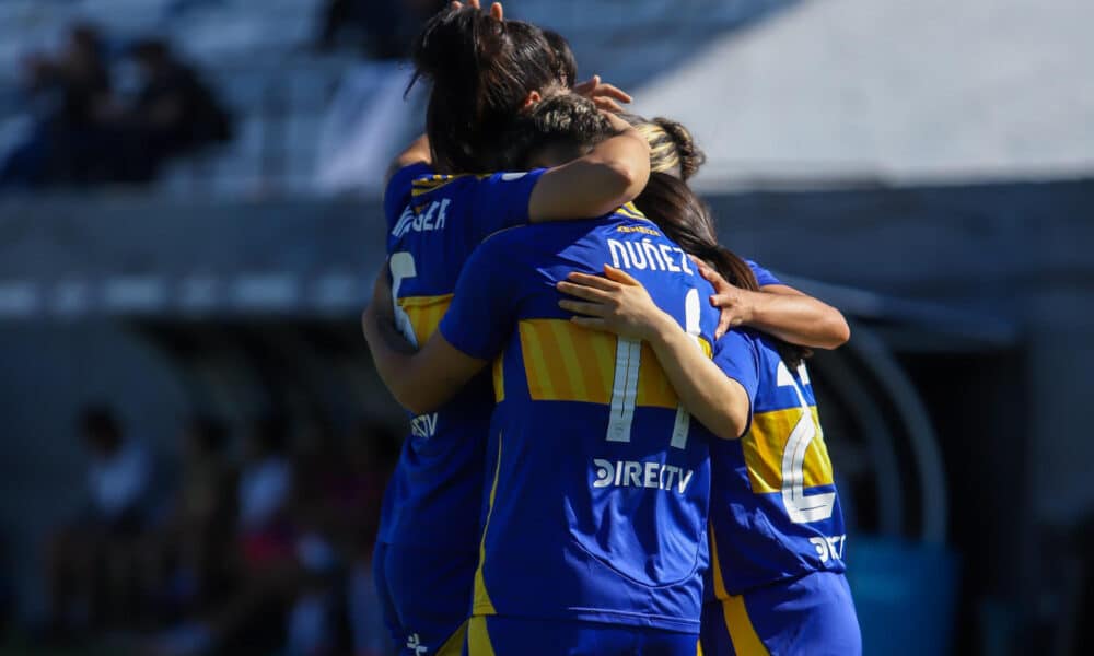 Fotografías cedida por la Confederación Sudamericana de Fútbol (Conmebol) de las jugadoras de Boca Juniors celebrando en el partido por el tercer puesto de la Copa Libertadores Femenina 2024 en Luque (Paraguay). EFE/ Conmebol /