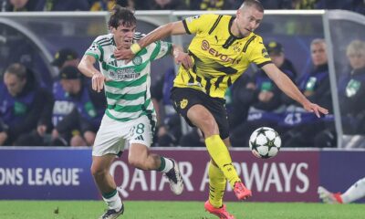 Imagen de archivo de Yan Couto (d) del Dortmund durante el partido de la Champions League entre Borussia Dortmund y Celtic en Dortmund, Alemania. EFE/EPA/FRIEDEMANN VOGEL