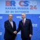 Fotografía del presidente de Rusia, Vladimir Putin (R), junto al secretario general, António Guterres. EFE/Alexander Nemenov