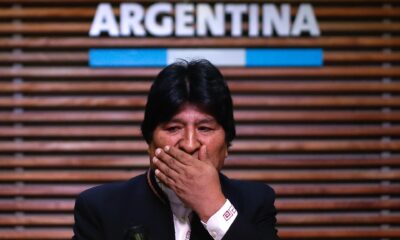 Fotografía de archivo fechada el 21 de febrero de 2020 del expresidente de Bolivia Evo Morales hablando durante una rueda de prensa en Buenos Aires (Argentina). EFE/Juan Ignacio Roncoroni