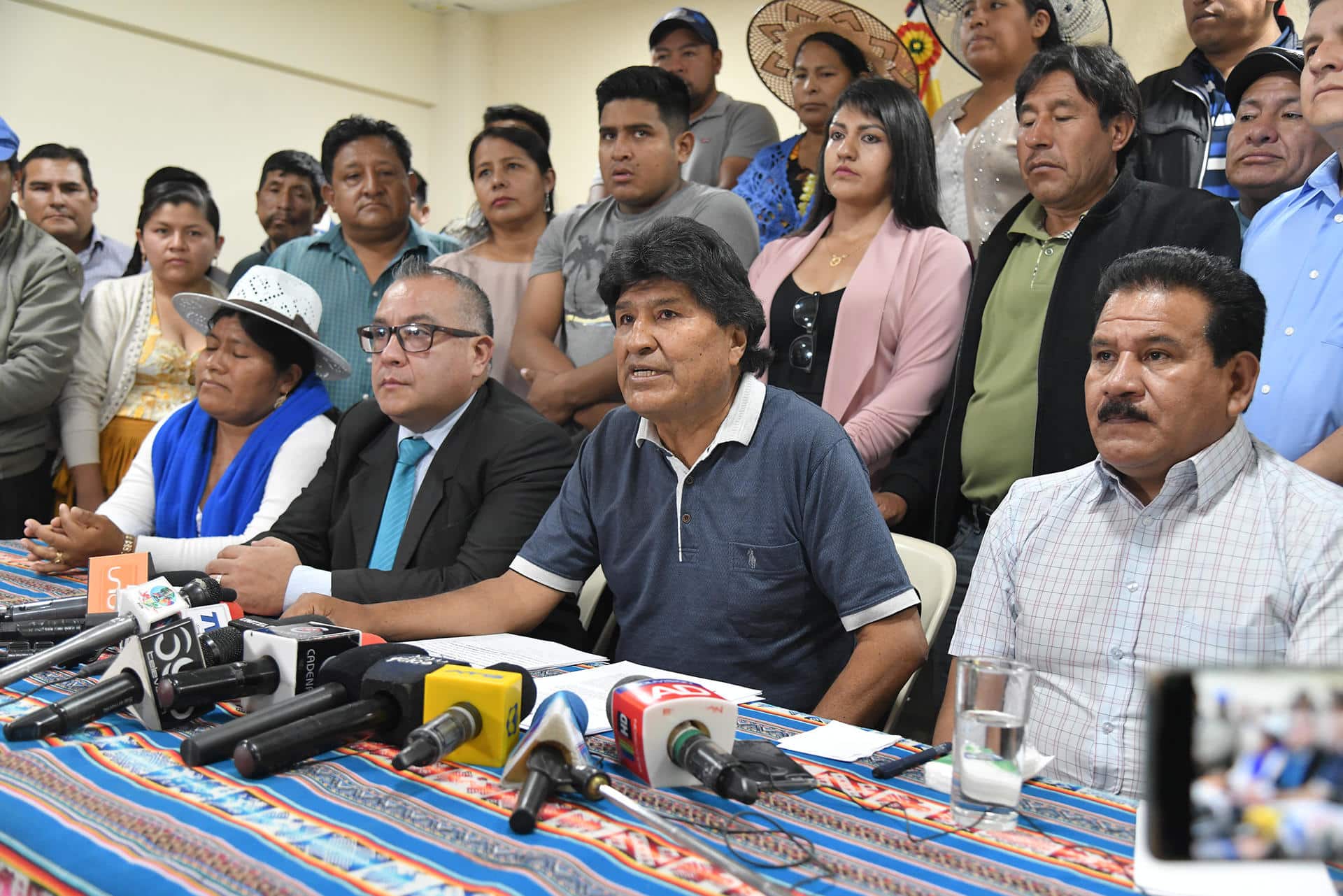 Fotografía del 4 de octubre de 2024 en donde se ve al expresidente boliviano Evo Morales (2006-2019) mientras habla en una rueda de prensa en Cochabamba (Bolivia). EFE/Jorge Abrego