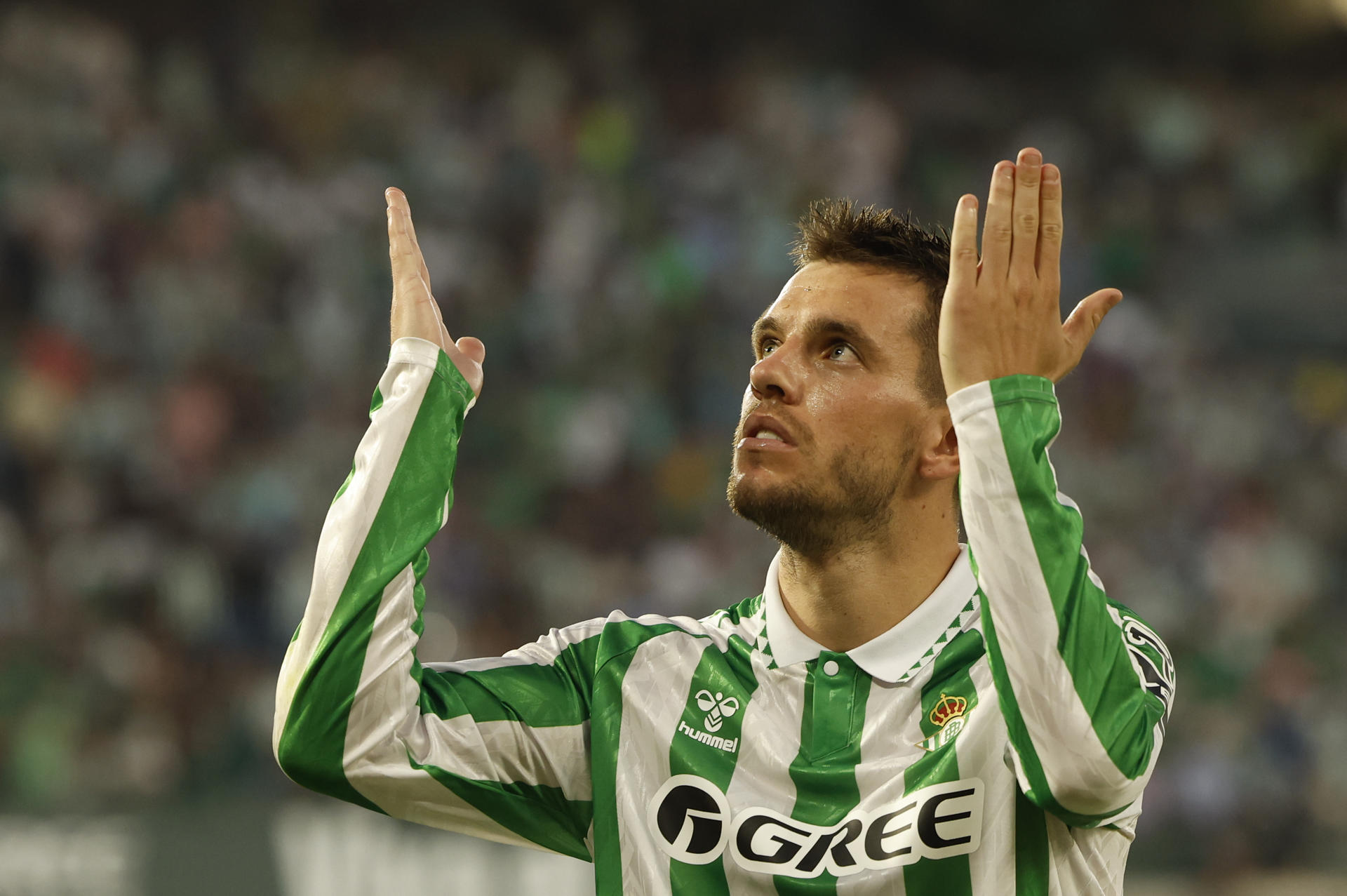 El centrocampista del Betis Giovani Lo Celso en una imagen de archivo de esta temporada. EFE/Julio Muñoz