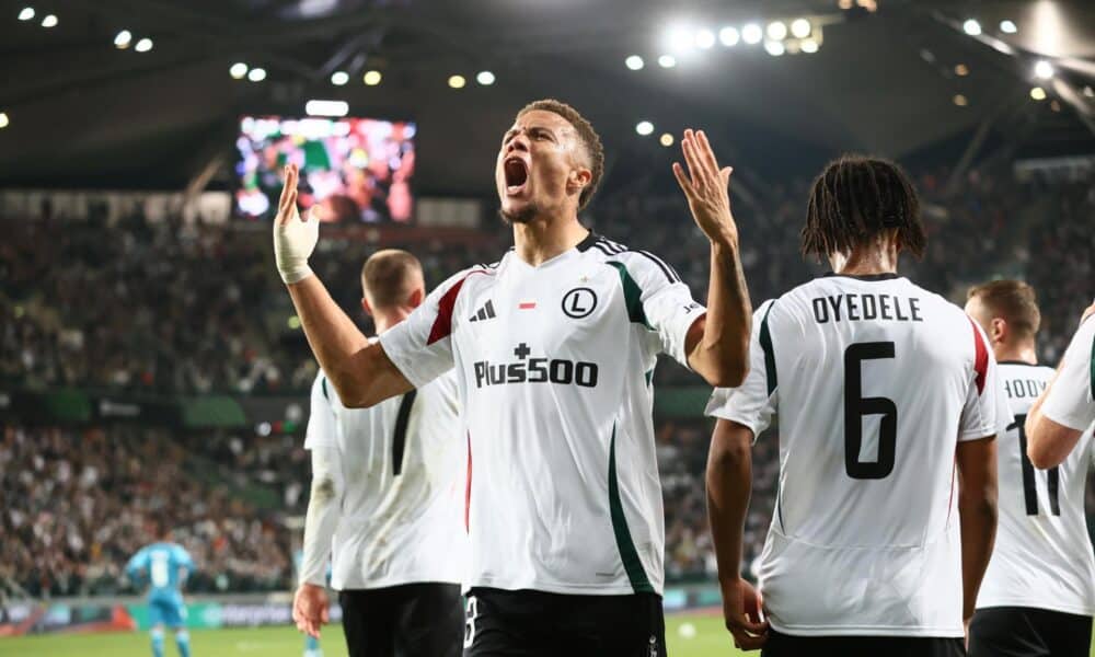 Steve Kapuadi, del Legia de Varsovia, celebra un gol durante el partido de fútbol de la UEFA Europa Conference League entre el Legia de Varsovia y el Real Betis. (Polonia, Varsovia) EFE/EPA/Leszek Szymanski POLAND OUT