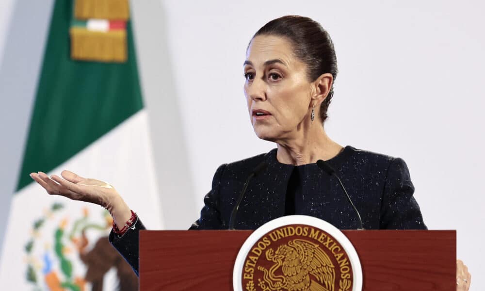 La presidenta de México, Claudia Sheinbaum, participa este miércoles durante su conferencia de prensa matutina  en Palacio Nacional en la Ciudad de México (México). EFE/ José Méndez