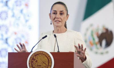 La presidenta de México, Claudia Sheinbaum, participa durante una rueda de prensa, en Palacio Nacional de la Ciudad de México (México). EFE/ Isaac Esquivel