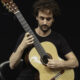 El guitarrista español Álvaro Toscano posa durante una entrevista con EFE en el centro cultural de España, en la Ciudad de Gatemala. EFE/ Mariano Macz