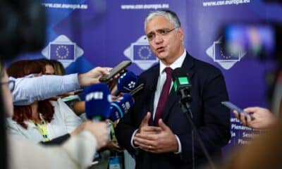 El presidente del Comité Europeo de las Regiones, Vasco Cordeiro, en Bruselas. EFE/EPA/OLIVIER HOSLET