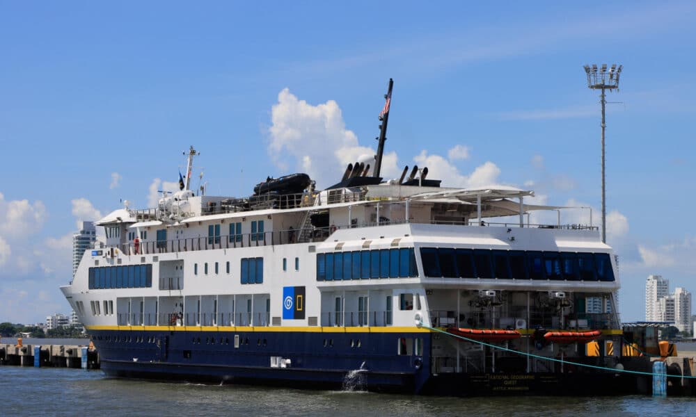 Fotografía de archivo de un crucero turístico en Cartagena de Indias (Colombia). EFE/Ricardo Maldonado Rozo