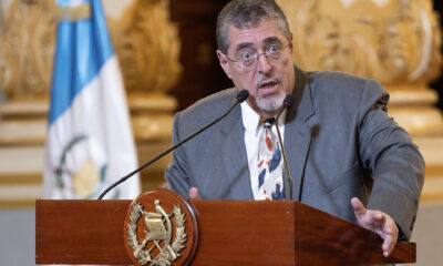 Fotografía de archivo del presidente de Guatemala, Bernardo Arévalo de León. EFE/David Toro