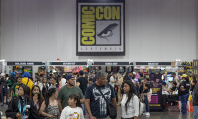 Personas asisten a la 'Comic-Con' este sábado, en Ciudad de Guatemala (Guatemala). EFE/ David Toro