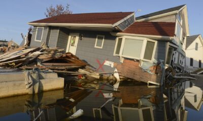 Fotografía de casas destruidas por el huracán Sandy en Normandy Beach, New Jersey, el 28 abril de 2013. EFE/EPA/Michael Reynolds