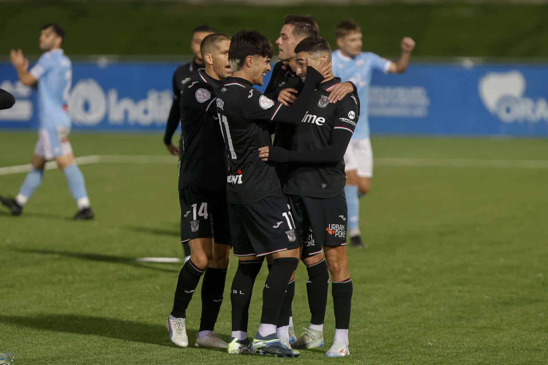 Los jugadores del Leganés celebran el gol de Munir El Haddadi. EFE/Salas