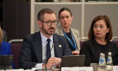 La presidenta del Congreso, Francina Armengol (d), y Javier Maroto, vicepresidente del Senado de España durante la tercera reunión parlamentaria de la Plataforma de Crimea este jueves, en Riga (Letonia). La presidenta del Congreso de los Diputados, Francina Armengol, reiteró este jueves el apoyo de España a Ucrania en su defensa frente a Rusia, pese a las dificultades del conflicto. "Ucrania puede contar con nuestro apoyo incondicional pese a las difíciles circunstancias", dijo Armengol al aludir a la guerra de agresión rusa que sufre el país europeo en la tercera reunión parlamentaria de la Plataforma de Crimea que acoge la capital letona en el año del décimo aniversario de la anexión ilegal rusa de la península ucraniana de Crimea.EFE/ Reinis Inkens Seimas SOLO USO EDITORIAL SOLO DISPONIBLE PARA ILUSTRAR LA NOTICIA QUE ACOMPAÑA (CRÉDITO OBLIGATORIO)