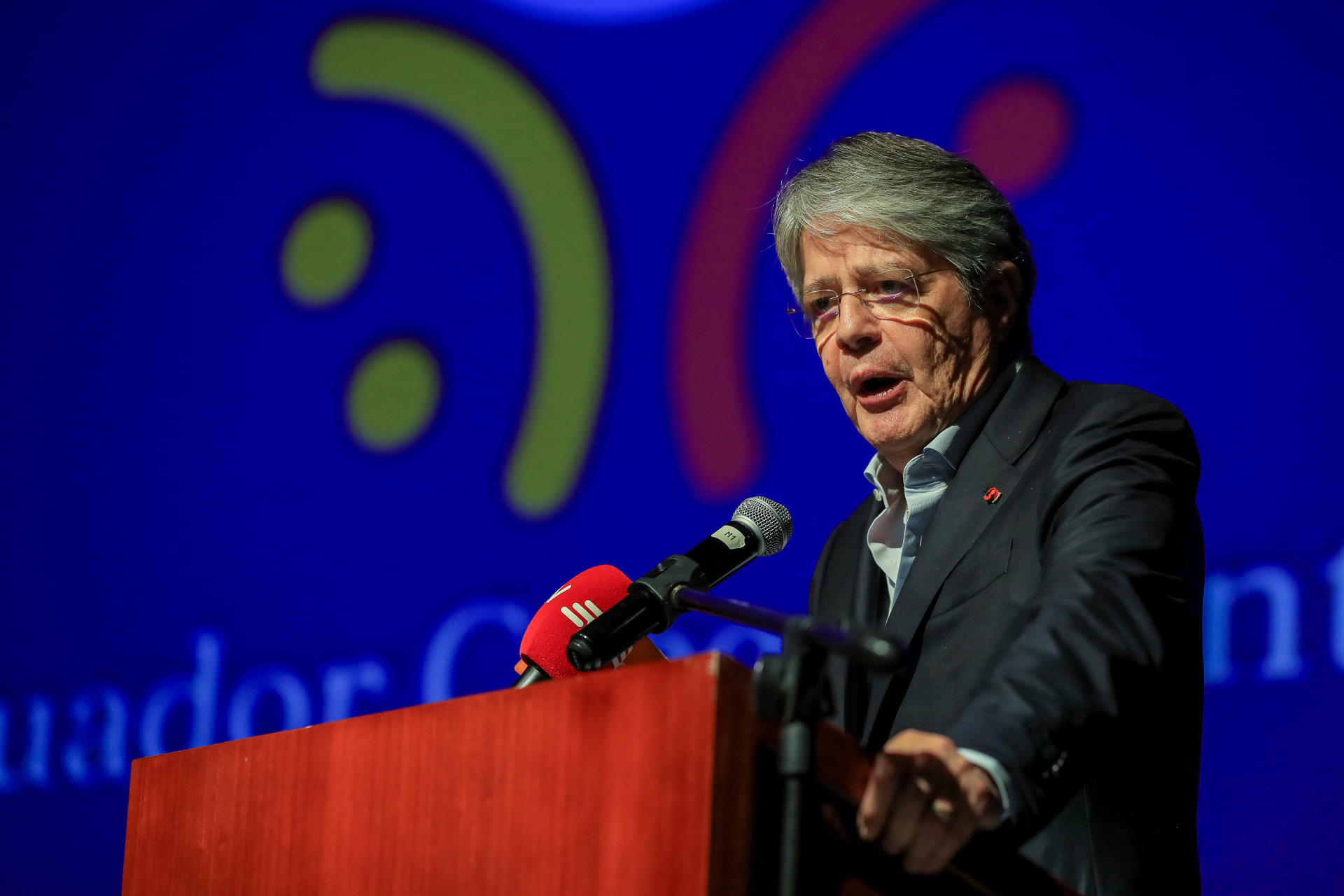 El expresidente de Ecuador Guillermo Lasso, (2021-2023) habla durante la presentación de la Fundación Ecuador Crece Contigo este martes, en Quito (Ecuador). EFE/ José Jácome