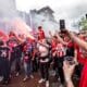 Los aficionados del PSV Eindhoven celebran la conquista de la Liga holandesa, el 5 de mayo de 2024. EFE/EPA/ROB ENGELAAR